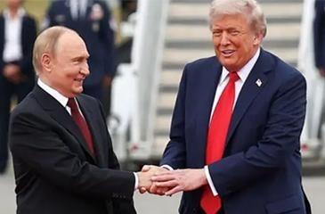 特朗普回应普京愿捐10亿美元，俄罗斯总统普京此前表示，愿意向美国总统特朗普成立的