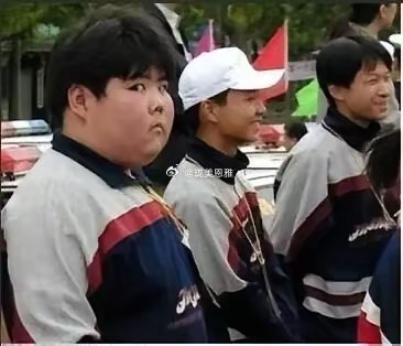岁月，就这样改变了一个上海金山区的小胖子的容颜