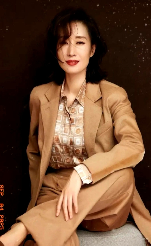 一句台词把人看哭她怎么做到的昨晚人民大会堂，刘敏涛一句“莫欺我中华无肝胆”直