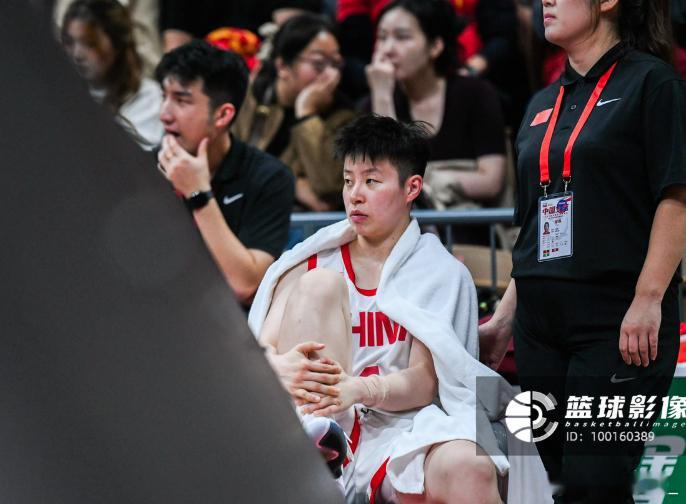 【王思雨李缘领衔！中国女篮15人大名单出炉，7月赴澳迎战】7月7日、9日，中国女