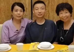 田静想回许敏阵营网友买不买账评论区已经给出了答案"错换人生28年"事件闹了