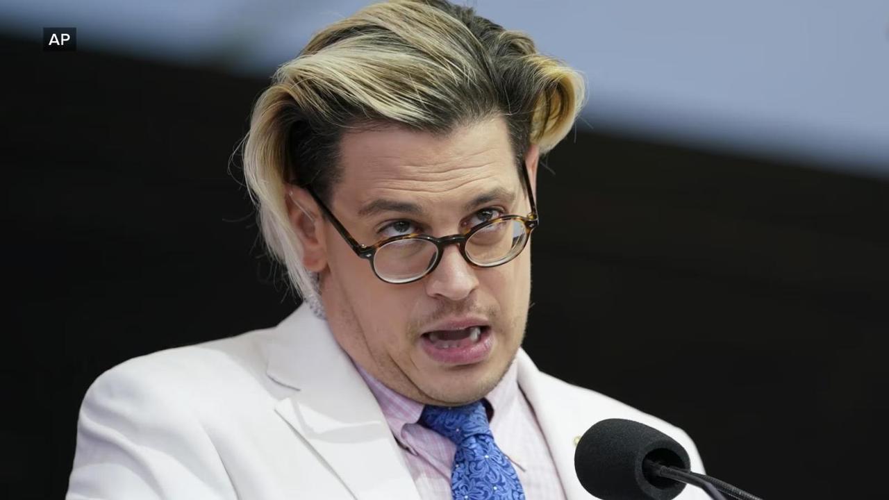 求锤得锤：主张让美国驱赶移民的知名人士，被美国驱逐出境！一个成天嚷嚷着要把数百万