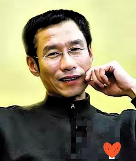 陈佩斯一把拽住那三年都未接到戏的刘佩琦，诚挚地问道：“老弟，来拍电影不？”刘佩琦