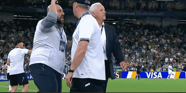 伊拉克国家队是真的猛，最后一场洲际附加赛竟然2比1拿下了玻利维亚，抢到2026美