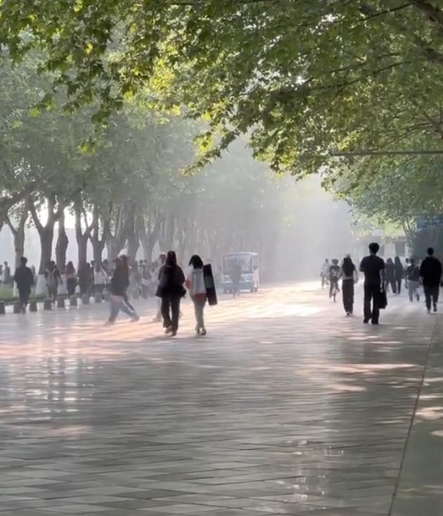 上大学借学费被舅舅们推脱，爱计较的二叔拿出全部积蓄，我才懂什么是真亲情！当年我