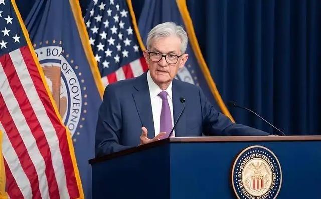 美联储为何铁了心不降息？或许只有中国人才能真正看透，无论美国内部如何争斗，联储的