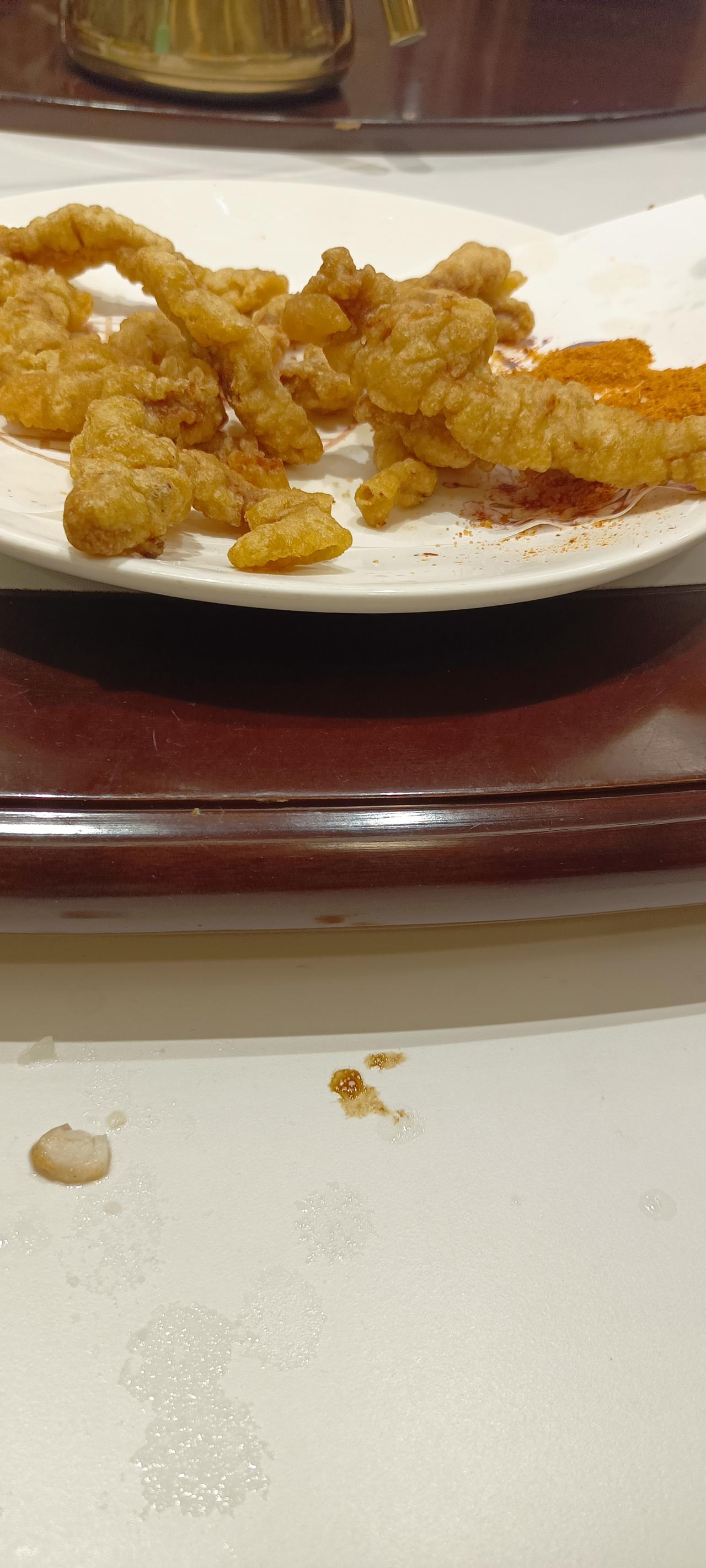 全家人聚餐，庆祝小叔子又有了新的家庭新的爱人，回来的太晚了。今天还有一个细节，