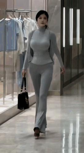 兄弟别拍了，上去要微信啊