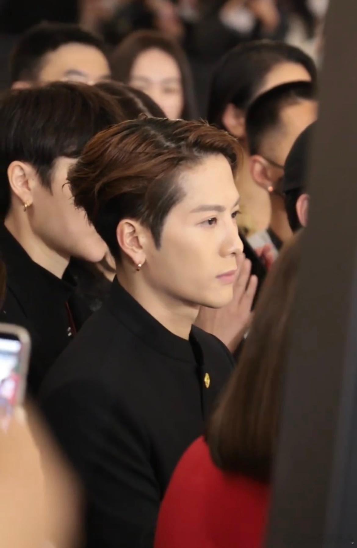 呜呜呜呜又被王嘉尔帅晕了😭😭😭