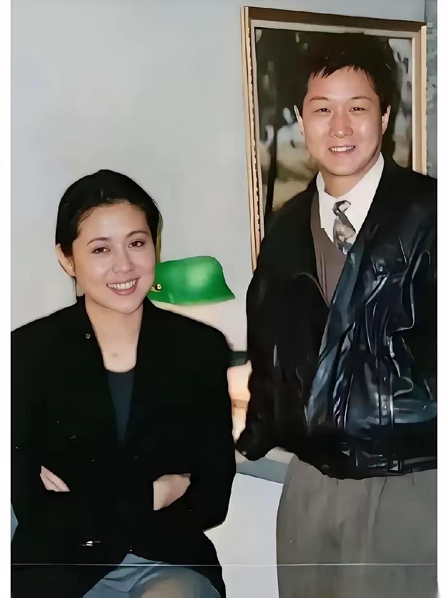 这真是纯天然的美，百年不遇的美女，东方人的标准美貌，请问有知道她是谁的吗？