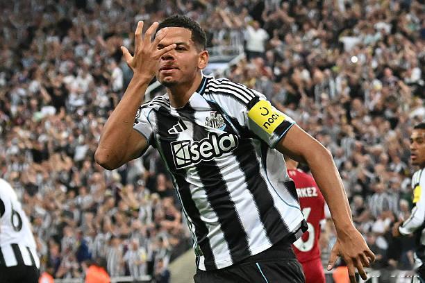 曼联vs纽卡斯尔纽卡斯尔距离曼联才差3分，2球以上赢球，纽卡斯尔就能翻身超越曼