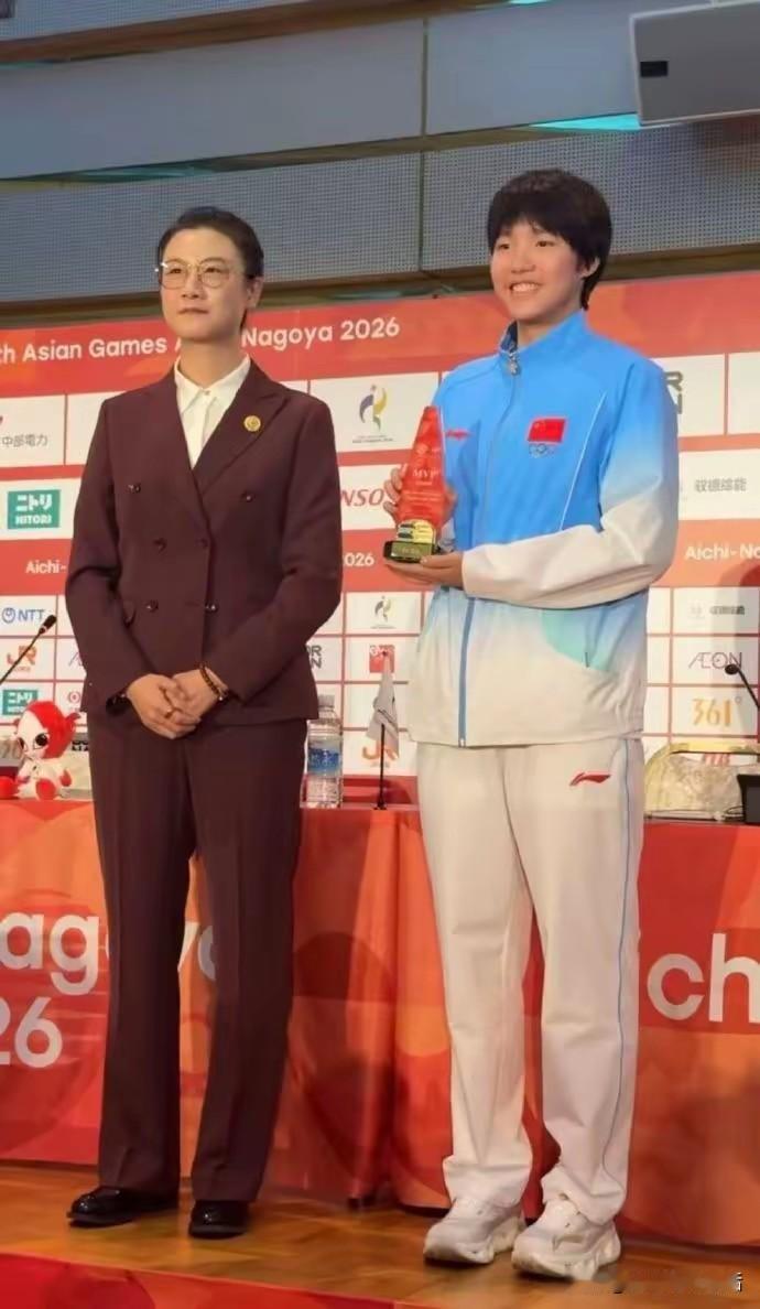 英雄出少年!13岁于子迪力压余依婷（5金2银）、李冰洁（5金）、陈妤颉（3金）、