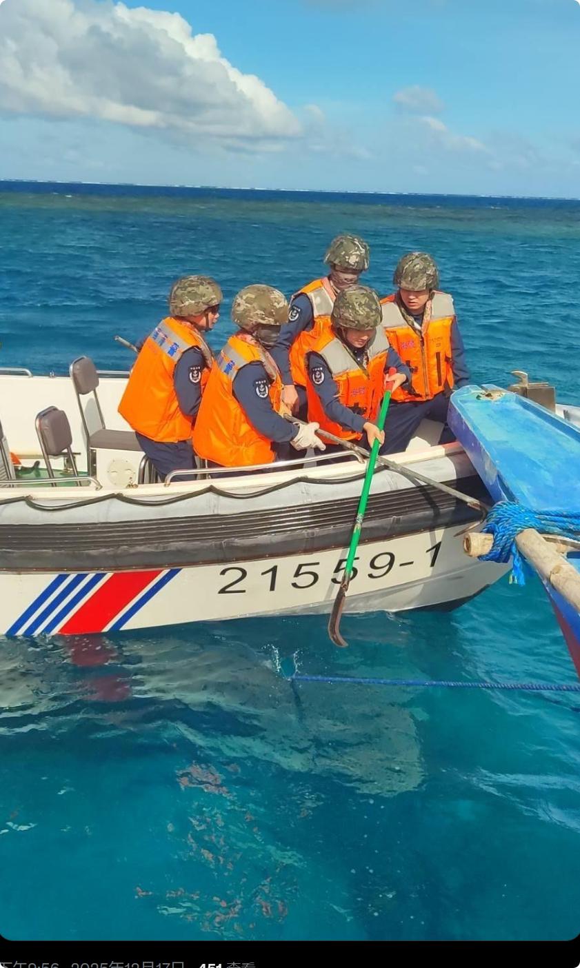 看看中国海警的割锚神器这是一张菲狒海警发出的照片，背景是中国南沙群岛海域，中