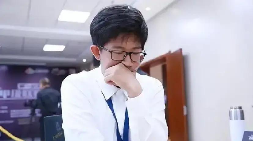 王禹博把全国个人赛冠军揣兜里了，却还不是特级大师。新规一句话：想升特大，先去