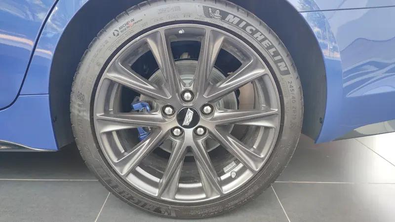 CT5、A4和3系这三款豪华中型车各有千秋。从价格看，CT5堪称性价比之王，指