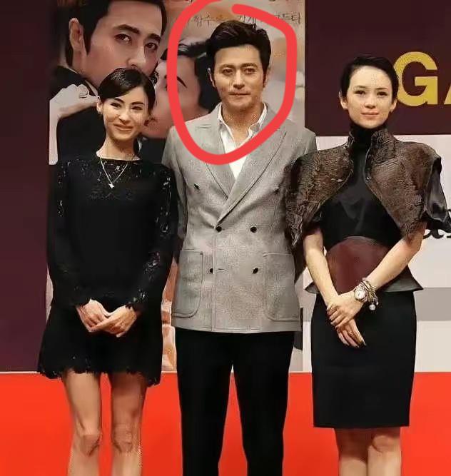 这是哪位大佬吗？能够站在章子怡和张柏芝中间