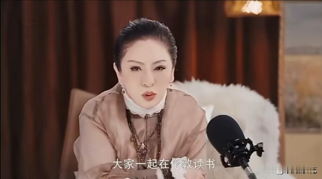 向太：九几年，两个都在英国留学。向佐每月话费2000港币，几乎都用来给家里打电话