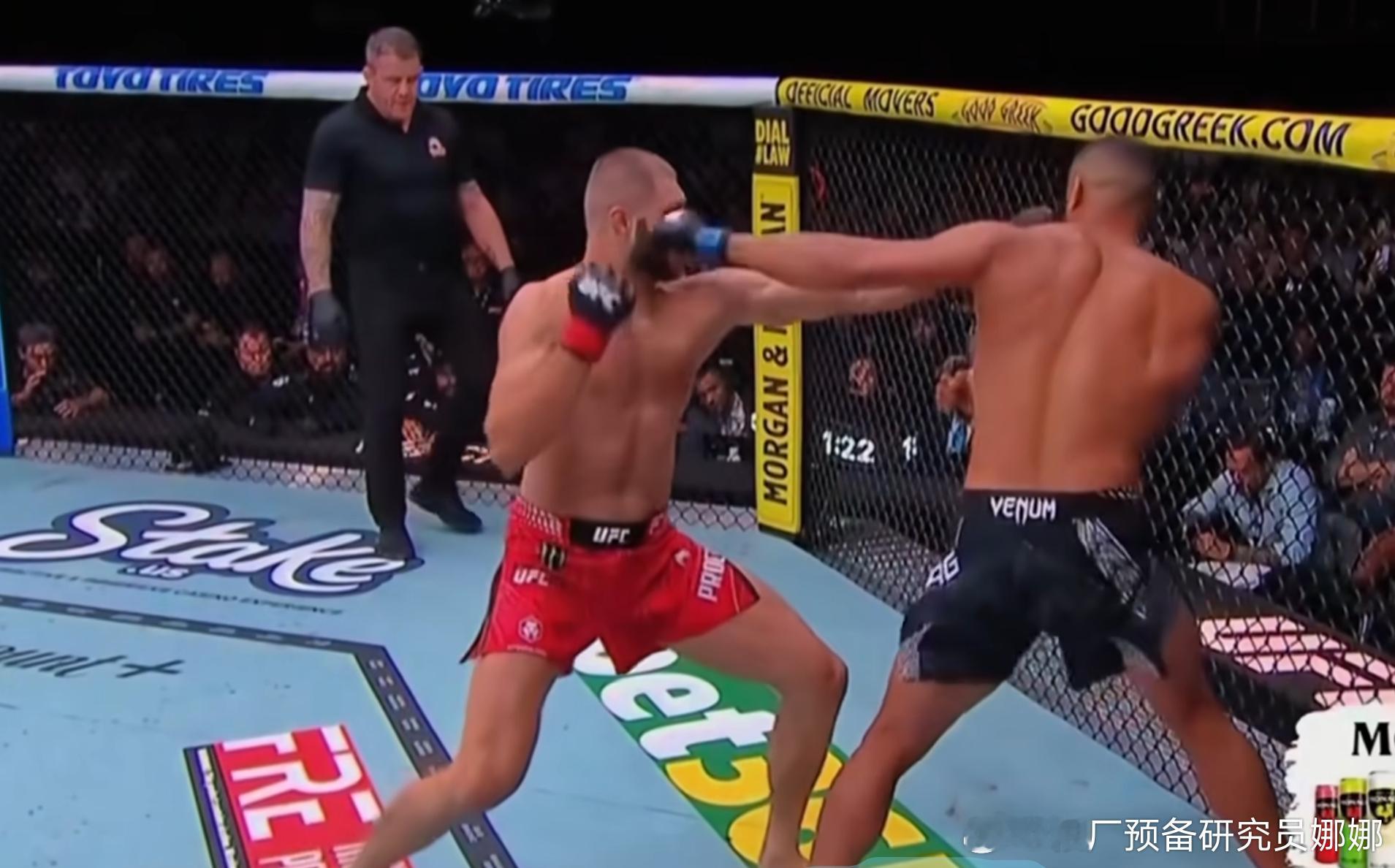 不是这不就是佩雷拉的左平勾吗怪鸟怎么回事？也太大意了输的憋屈