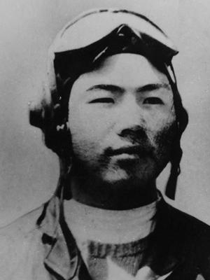 1951年，被击落后，孤身坠敌区，他喊朝鲜语无人应，干脆改说汉语他是志愿军