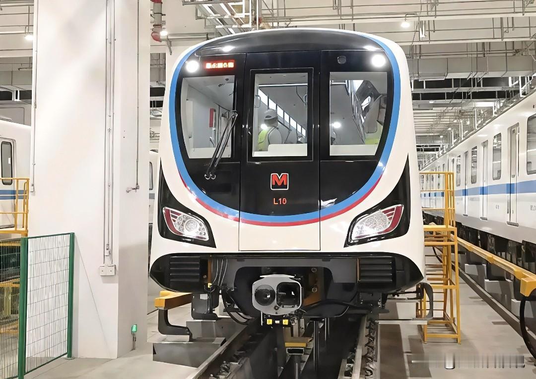武汉地铁12号线的核心行车硬核科技，你知道哪些？4月24日，武汉市长前往地