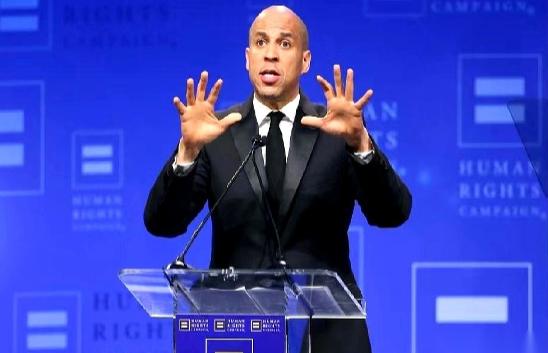 美国一个参议员，科里·布克，突然扔出一个重磅消息。他说，特朗普的“终结者”已