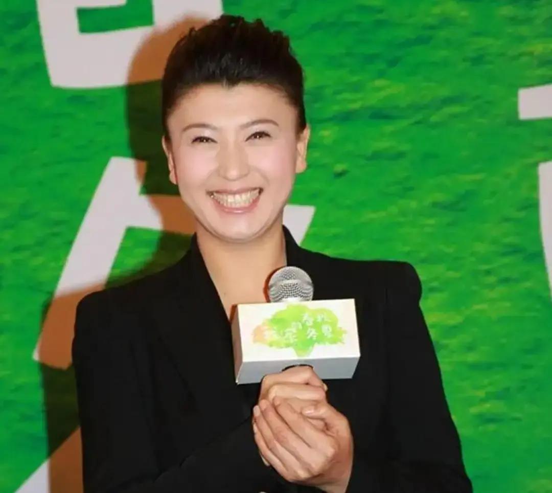 分成没谈拢，剧黄了！农村戏扛把子闫学晶，去年刚把直播做得风生水起，转身就被