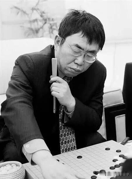 教科书中的伟人，“棋圣”聂卫平病逝享年74岁!“棋圣”聂卫平去世享年74岁