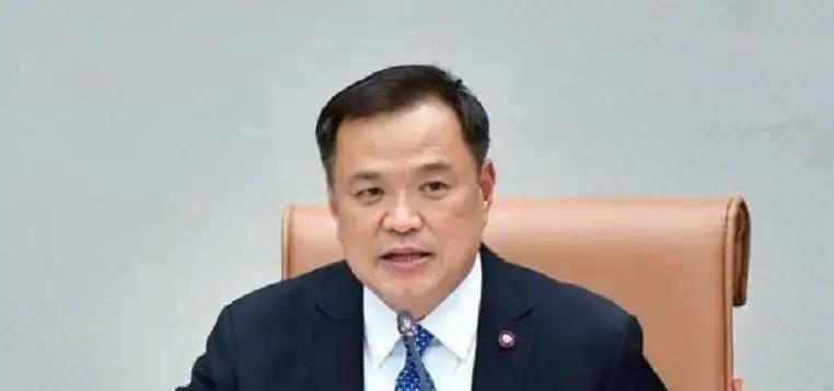 泰国总理放狠话：要死回家去死，不必来泰国死！9月17日，身兼内政部长职务的泰
