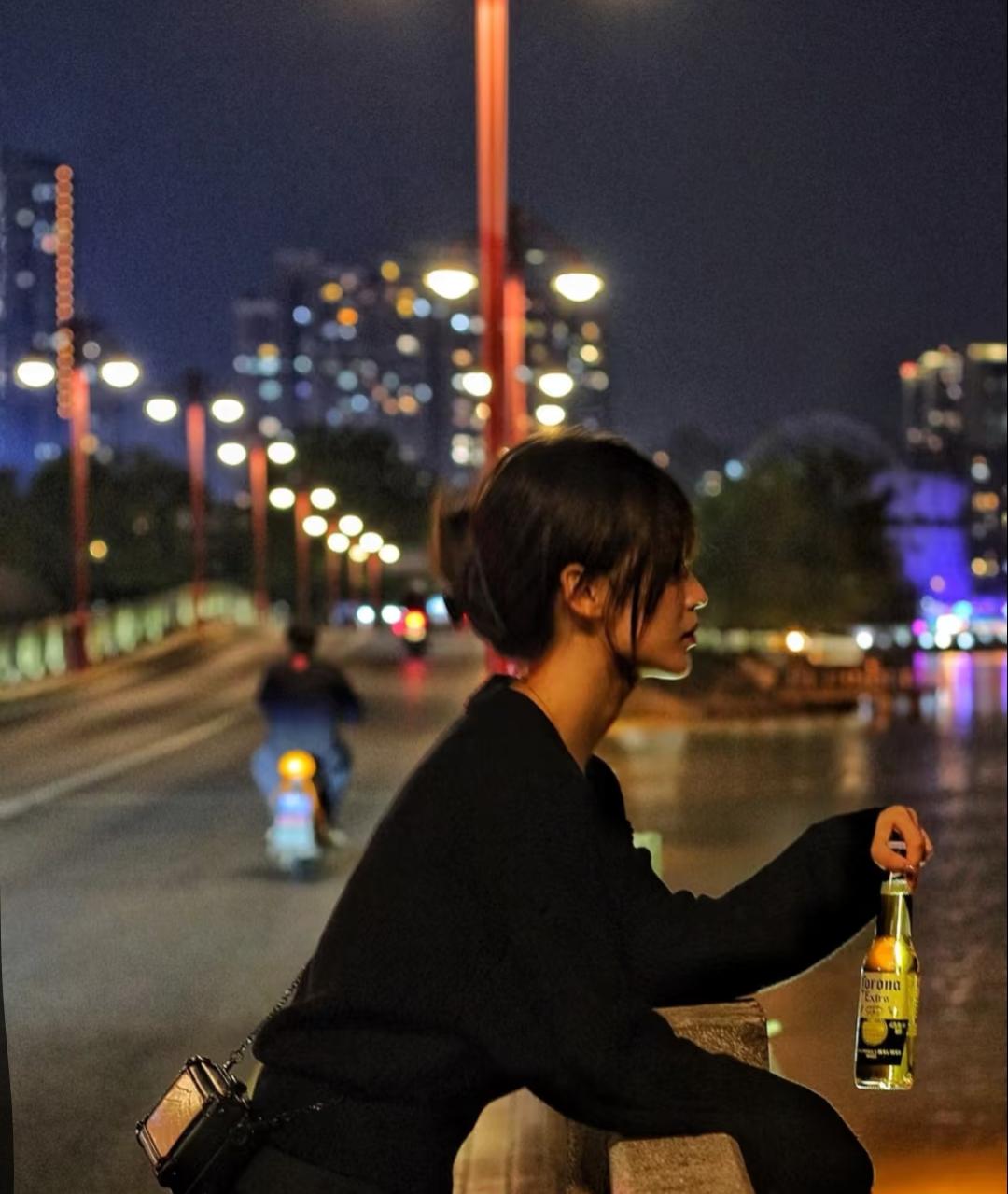 昨晚老公终于松口同意离婚，2岁的娃归我，今早却被我妈一句“敢离就不帮你带娃”堵得