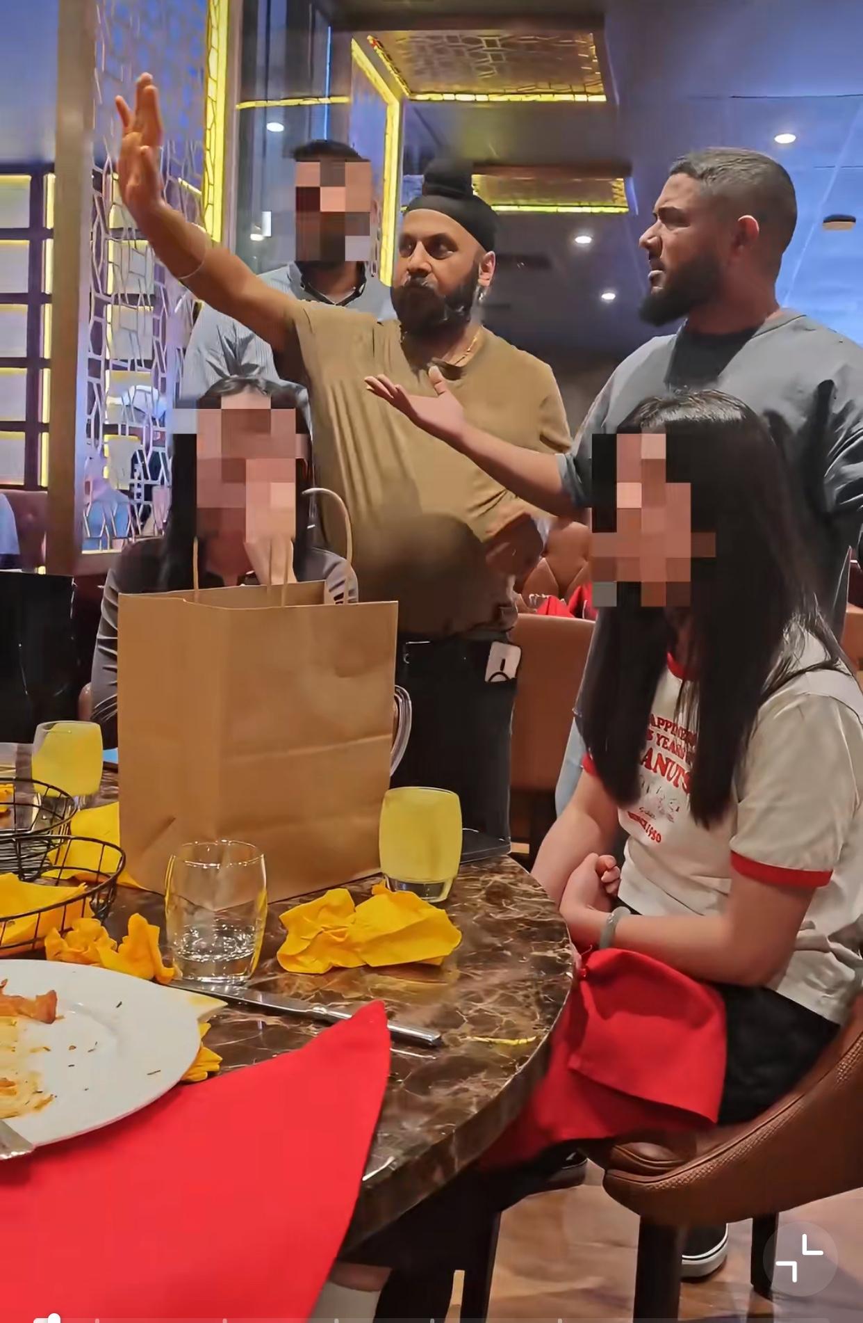 近日，中国网友去澳大利亚柏斯的一家印度餐厅吃饭，期间被隔壁桌的印度小孩骂Chin