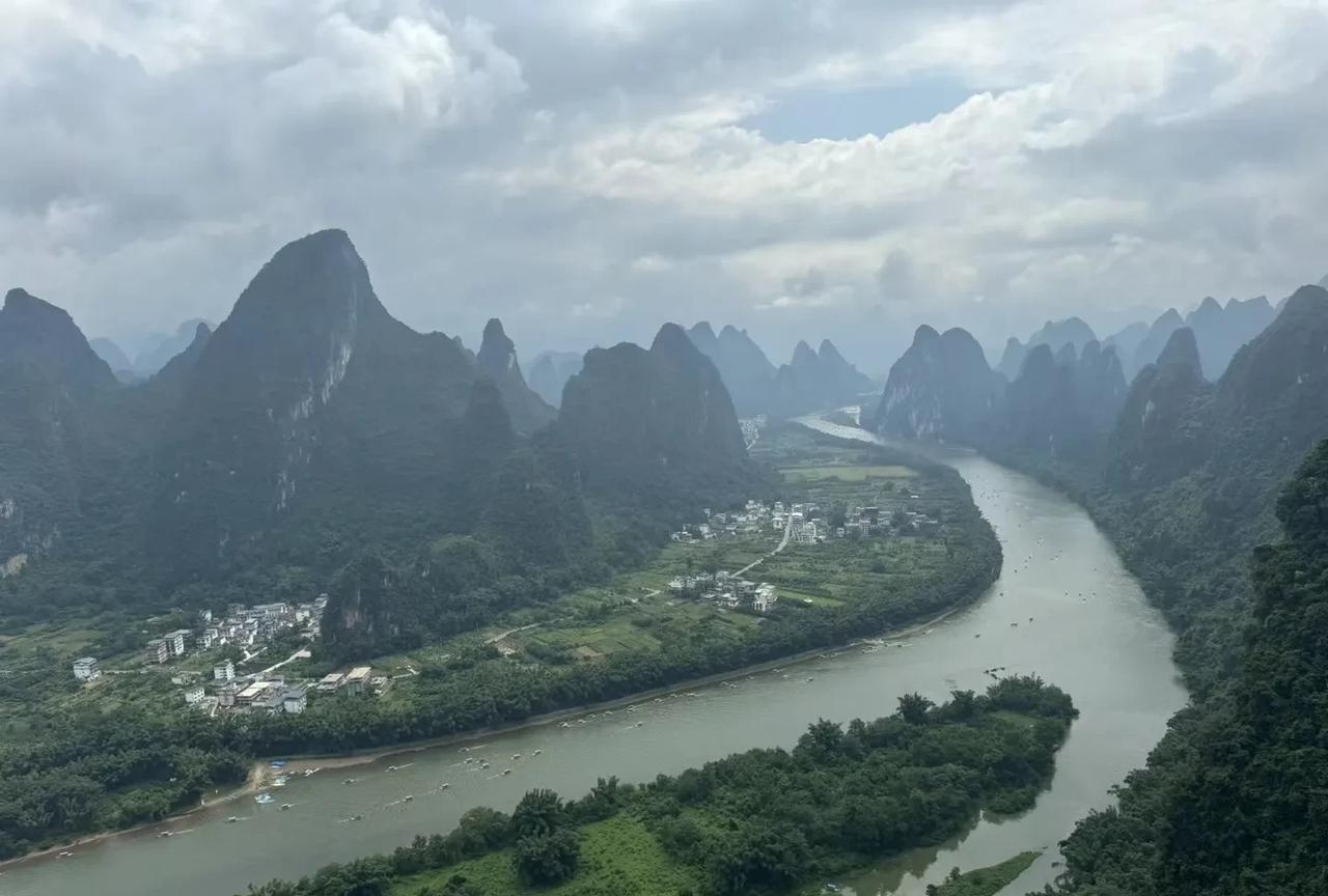 今天早上，刚到公司，同事就问我，“你儿子高考，考得怎么样？能考多少分？”我说，