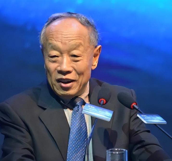 时任驻美大使李肇星在美国大学演讲时，被一老太太质问：