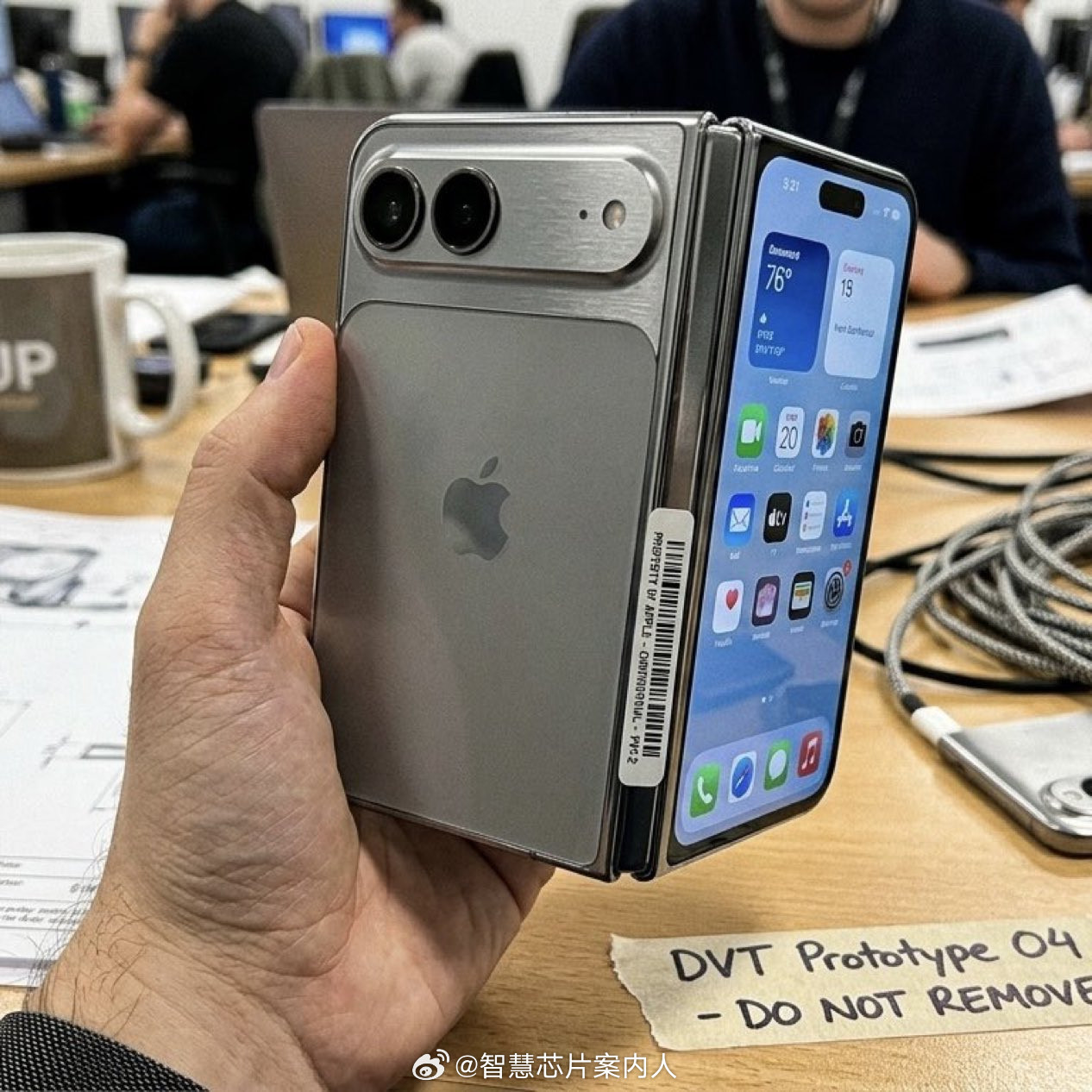 iPhoneFold大概率不会变化了，就这个样子。今年折叠机上市的时间有可能会