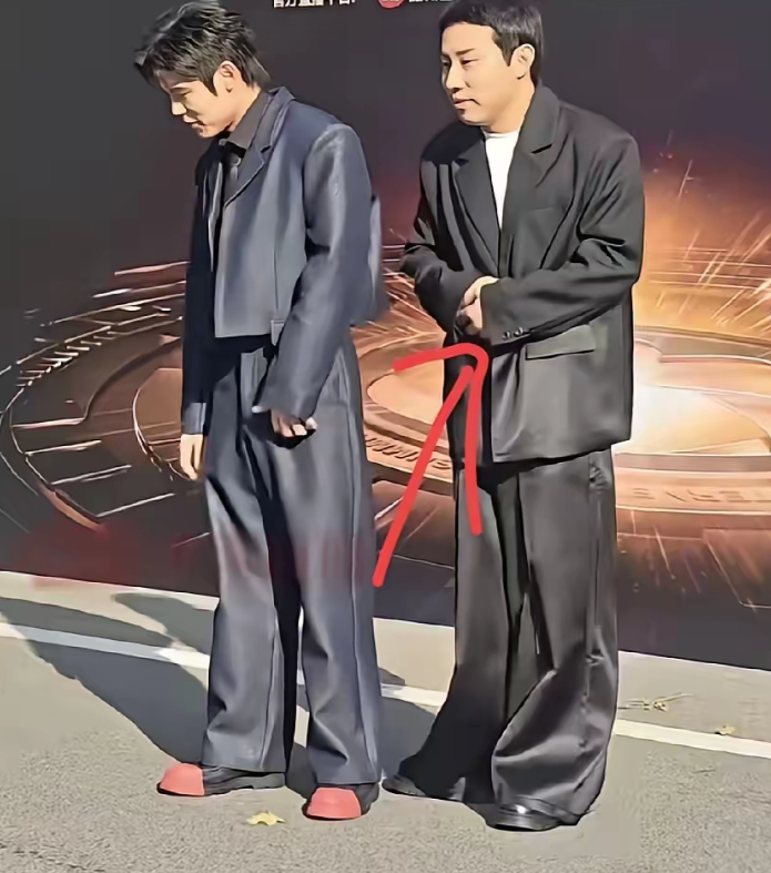 要说现在最后悔的是谁那肯定是徐志胜、何广智了因为他俩怎么也没想到，好好的微博