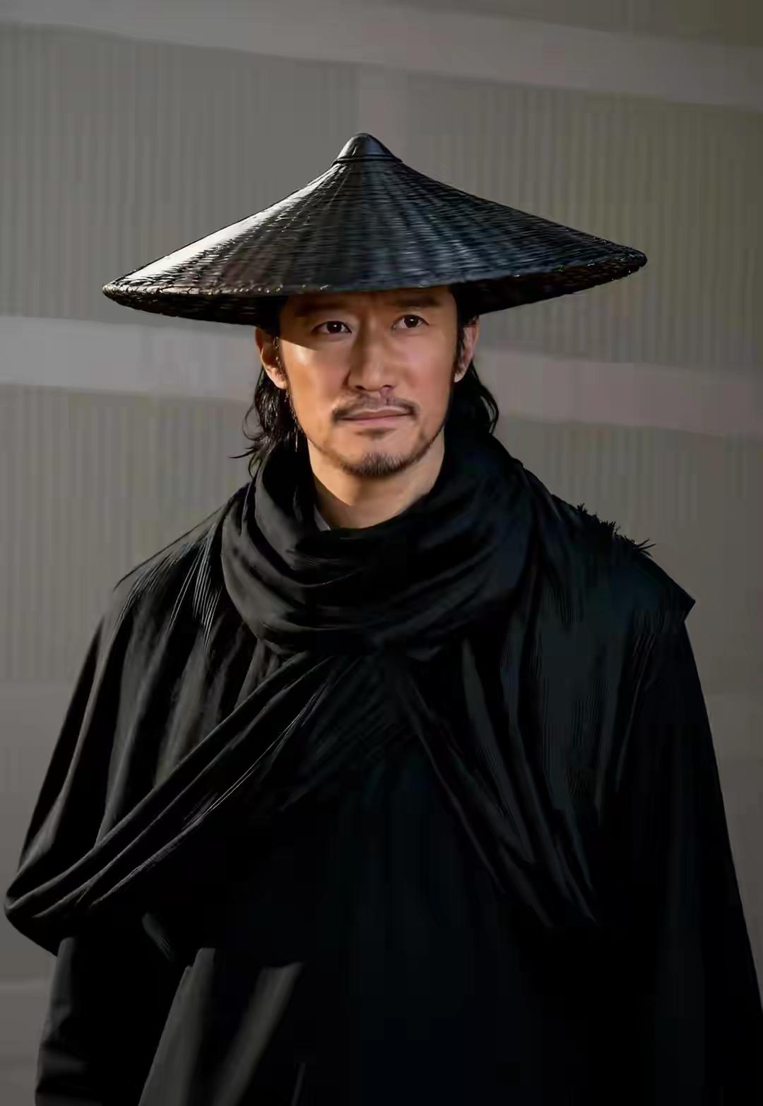 这一切，吴京可能早就算计好了！从他最早拍摄《镖人》定演员的时候，包括定造型的