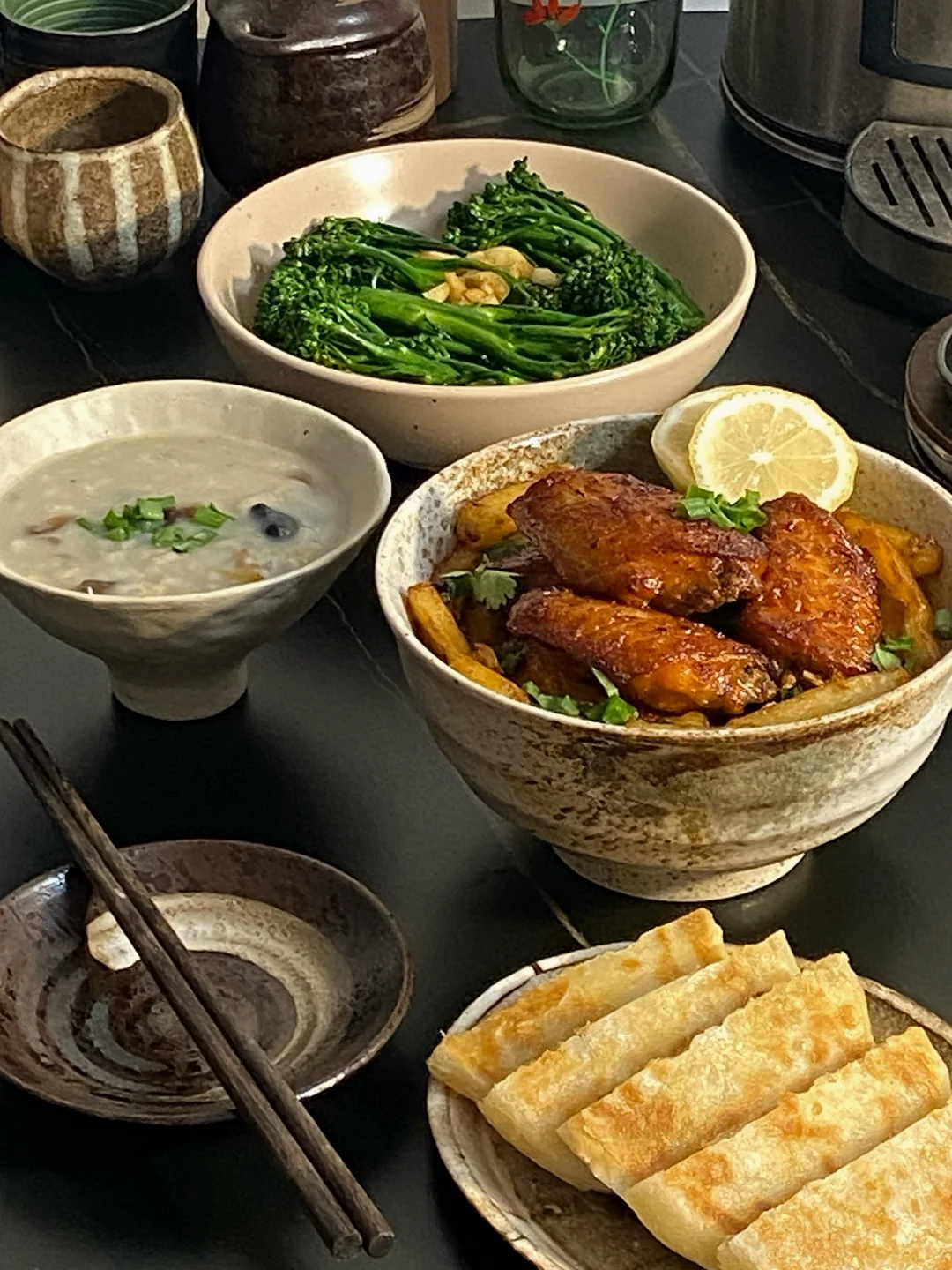 早餐食谱📜酥皮馅饼 干锅鸡翅 皮蛋瘦肉粥🥢