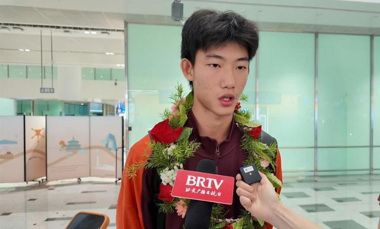 “董路和赵松源到底什么关系？”这话题在网上吵了好几个月了。有人说董路是伯乐，