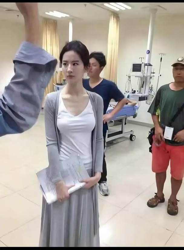 被这身气质硬控了！谁懂啊！