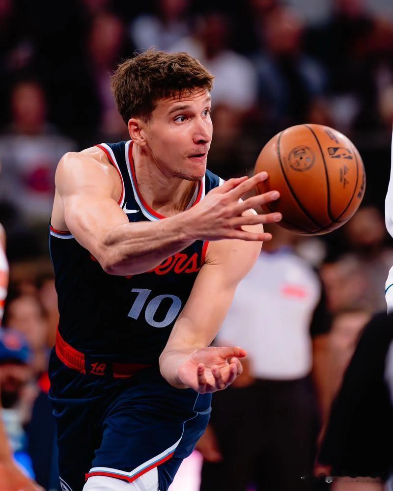 快船神射手博格丹诺维奇终于发威了！虽然今天快船在客场以101：122惨败于雷霆，