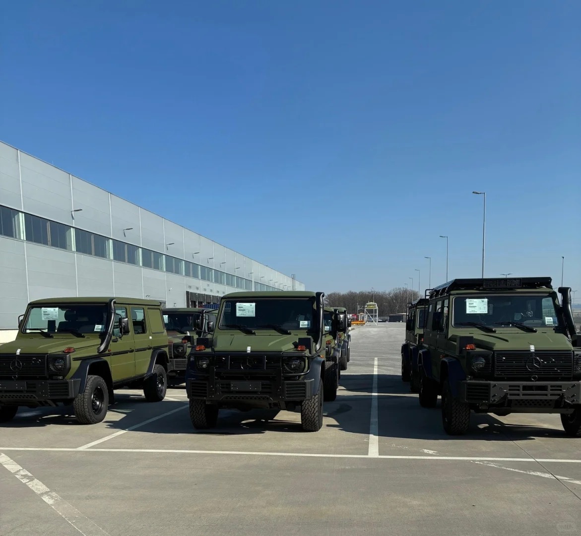 车市观察目前新的军用版奔驰G，底盘代号W464的Wolf2目前海关进口车名录