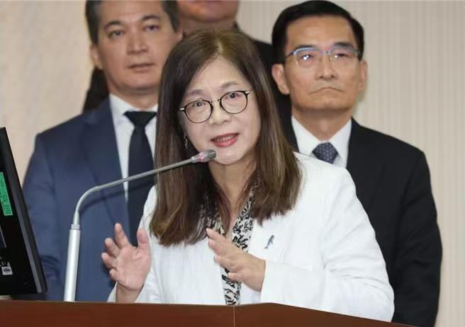湾湾表示不服！说海上不是谁的船大就会赢台海委会主委管碧玲发文说在海上，不