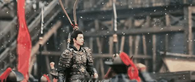 51岁何润东零成本翻红！泼天流量为啥砸向他？内娱最近太魔幻了！51岁何润东