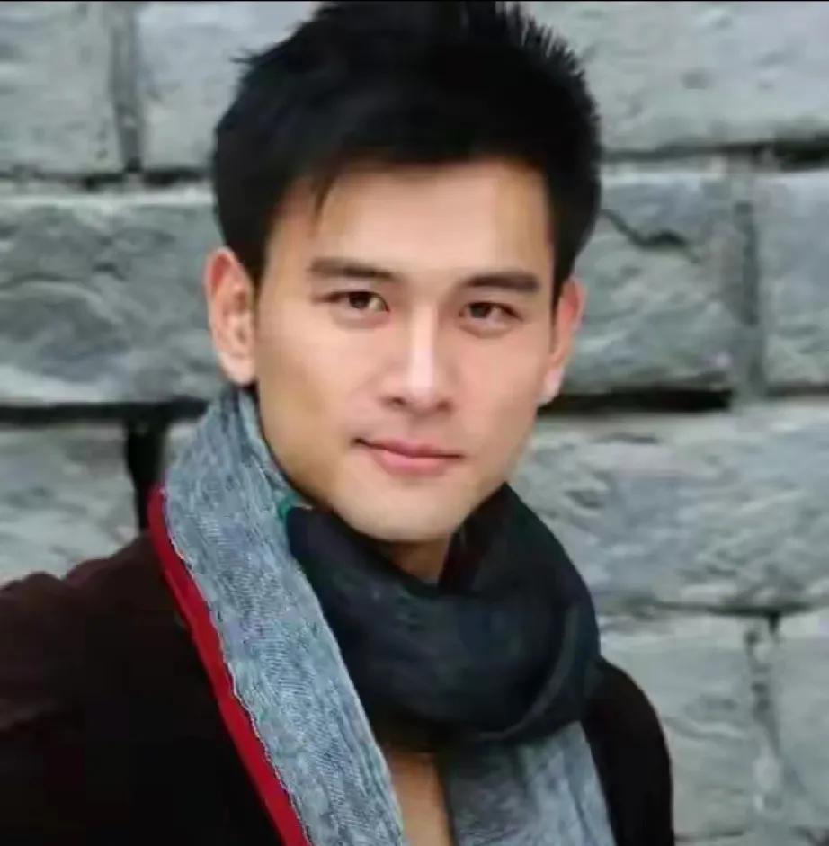 帅到犯规却“戏红人不红”？43岁的徐僧终于逆袭了！他五官硬朗，气质刚毅，天生一副