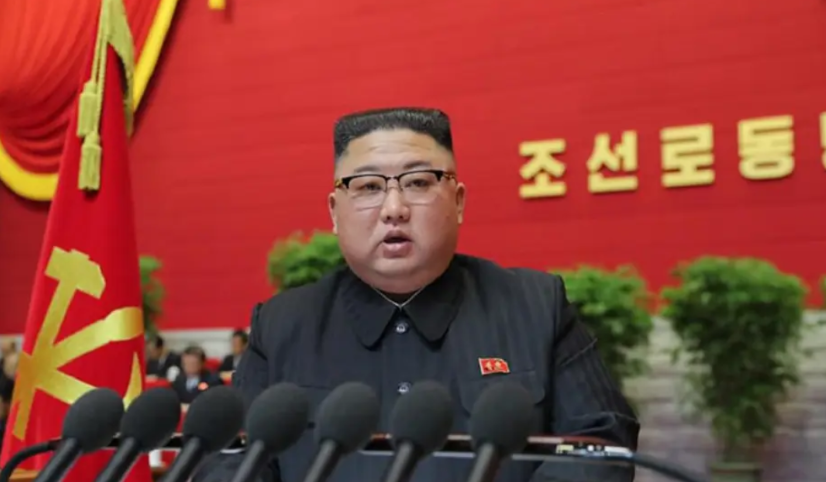 被美韩制裁20年，金正恩却说朝鲜真正的敌人不是美韩，那是谁？2021年11月，金