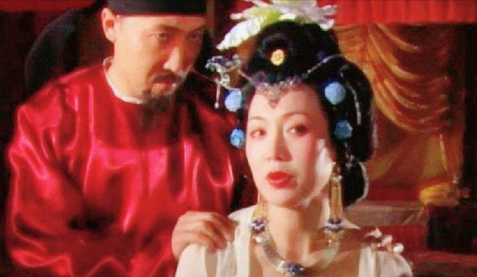 唐朝时，唐中宗对40岁的宰相说：“爱卿丧妻已久，不如我赏你个佳人成亲吧！”宰相高