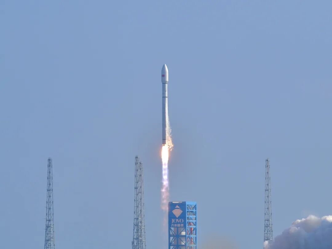 随着卫星互联网低轨19组卫星成功发射，星网在轨组网卫星数量达到了154颗，成为中