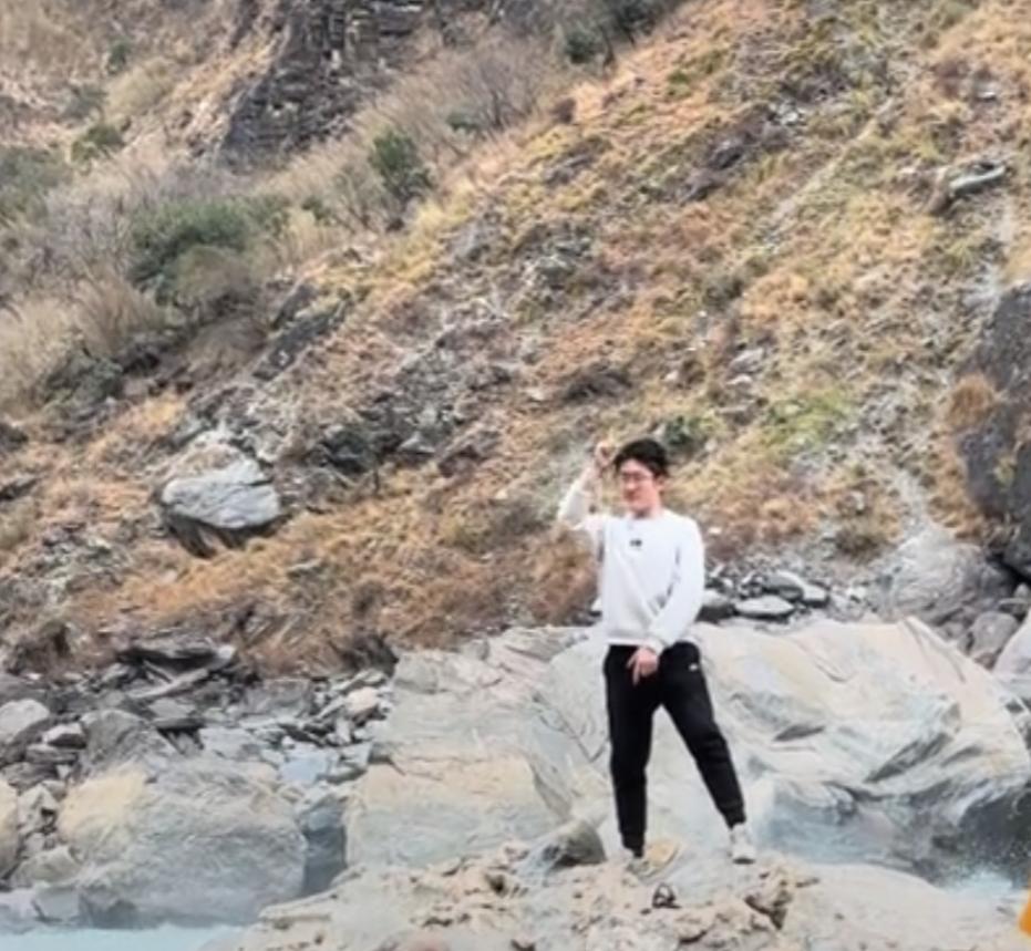 悲痛！在虎跳峡落水的29岁男子遗体被找到了！他是山东枣庄人，之所以去云南是和女友