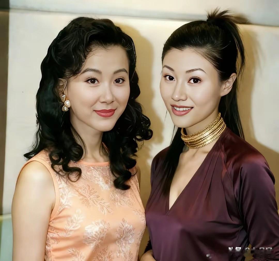 萧蔷确实不愧是“台湾第一美女”，就算和关之琳、李嘉欣、王祖贤这些公认的香港顶级美
