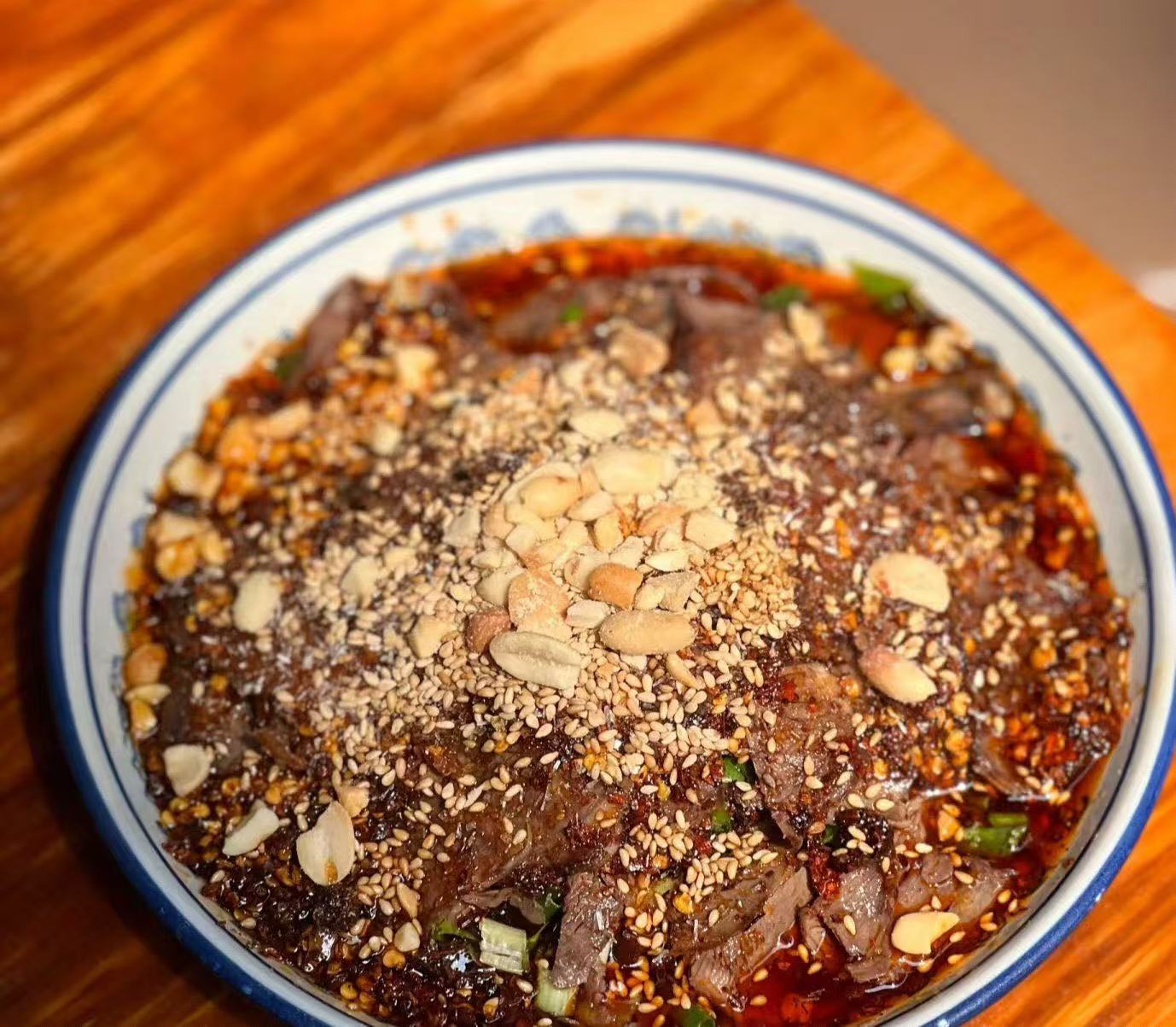 成都美食打卡，口味老店的牛肉好吃！