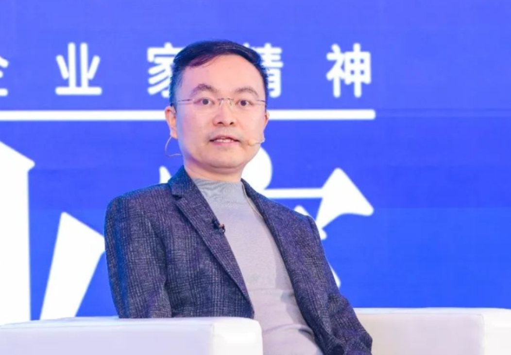 2019年，京东副总蔡磊身患渐冻症，刘强东打电话问：“你需要多少钱，我给你找专家